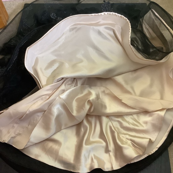 Jovani Black Embellished Backless Bustier Prom Dress Size 0 - Picture 9 of 13